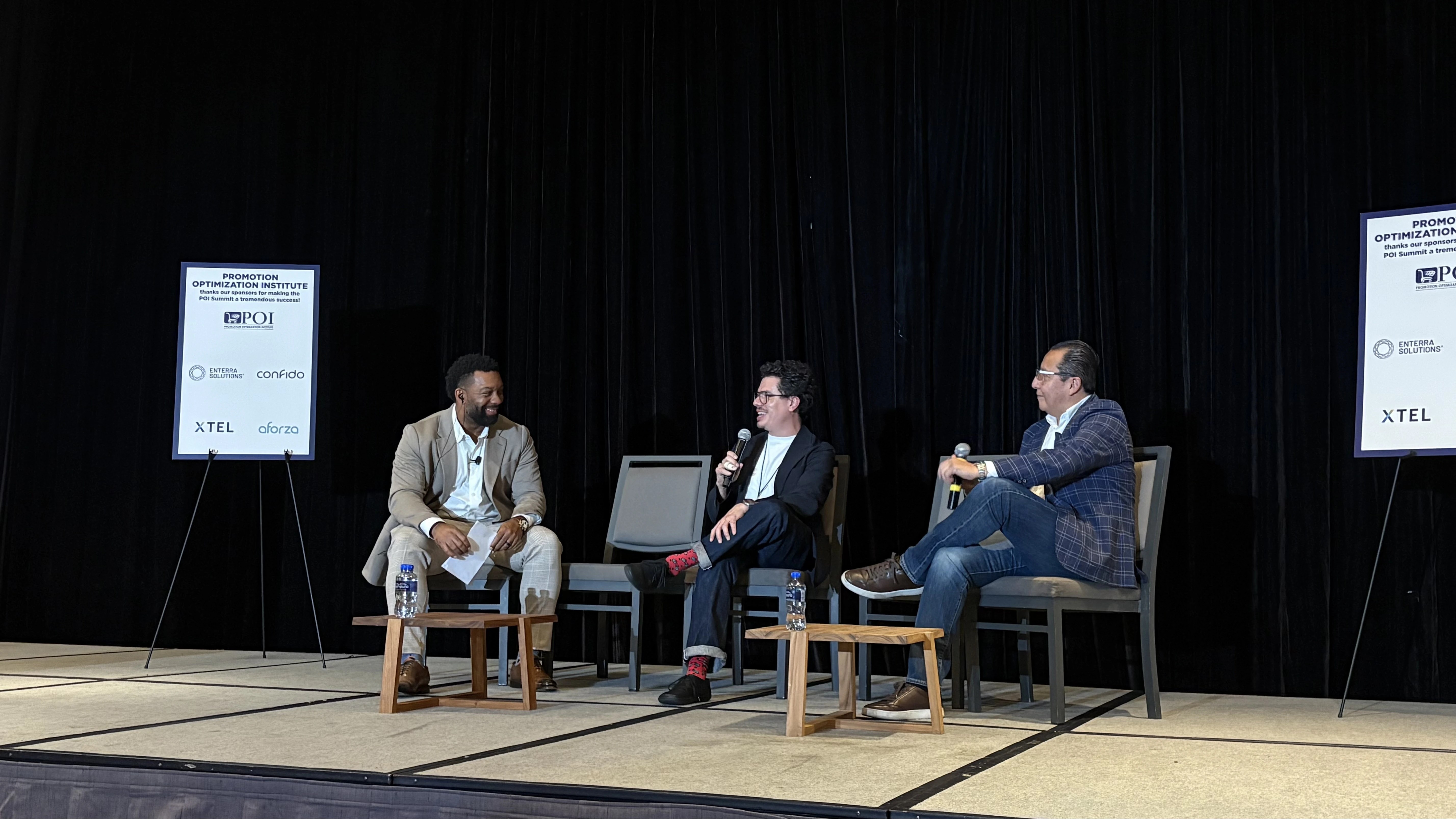 Panel with XTEL’s Ben Peart and Mondelēz LATAM leaders Gabriel Romero and Alejandro Calva at the 2026 POI LATAM Summit discussing Mondelēz AI revenue management.