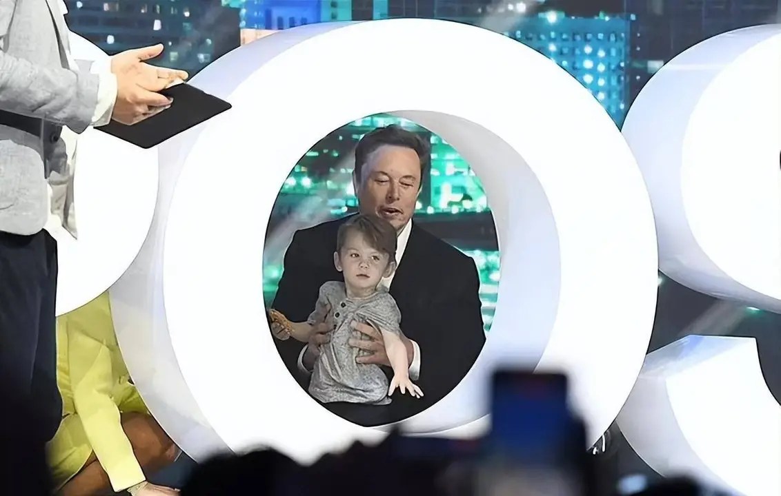 马斯克警告全球生育率危机：人类面临集体消亡风险