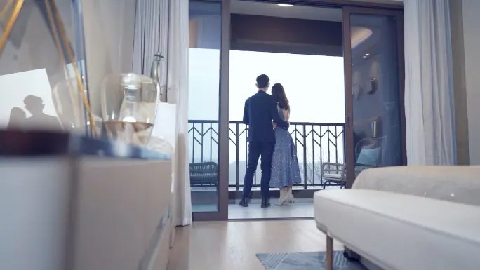 在豪华生活与道德困境间挣扎：一位诈骗分子妻子的隐秘与忧虑