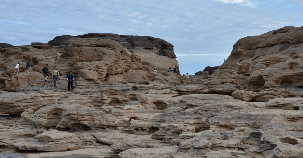 泰国奇妙大自然景点攻略：Sam Phan Bok—米奇老鼠、星星、动物齐聚的“泰国大峡谷”