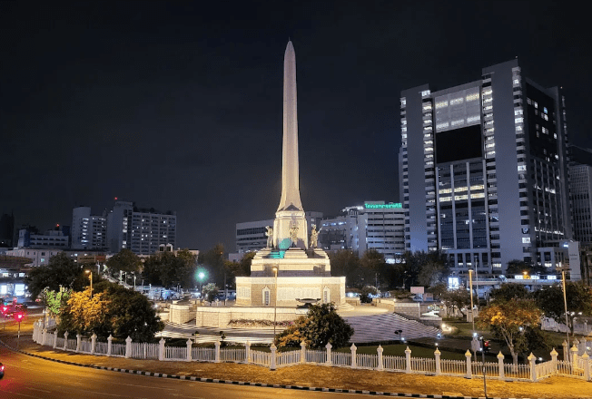 曼谷胜利纪念碑：历史与韧性的象征