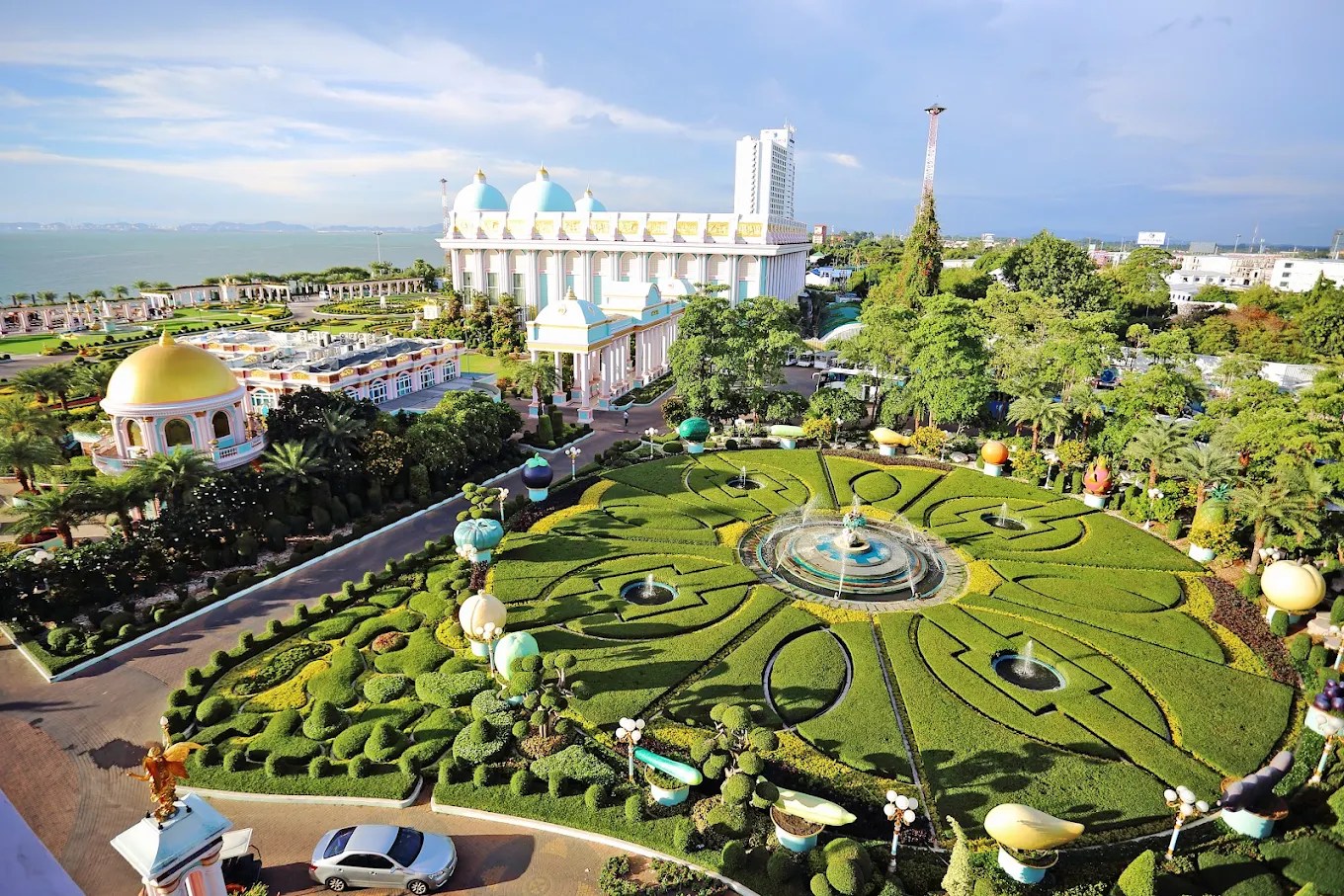 Baan Sukhawadee：芭堤雅海滨的奢华宫殿与文化地标