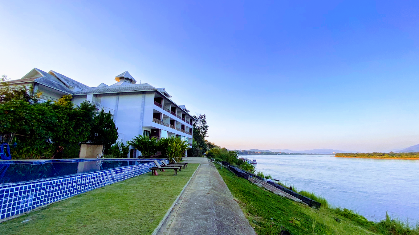 清莱清盛暹罗三角饭店详尽指南：湄公河畔的奢华与历史之旅