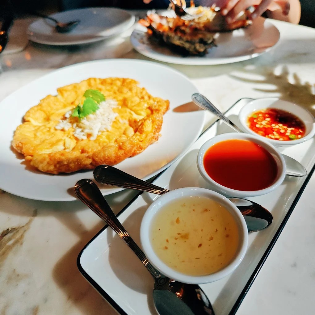 榴莲奢华下午茶：曼谷素坤逸凯悦酒店的甜蜜盛宴