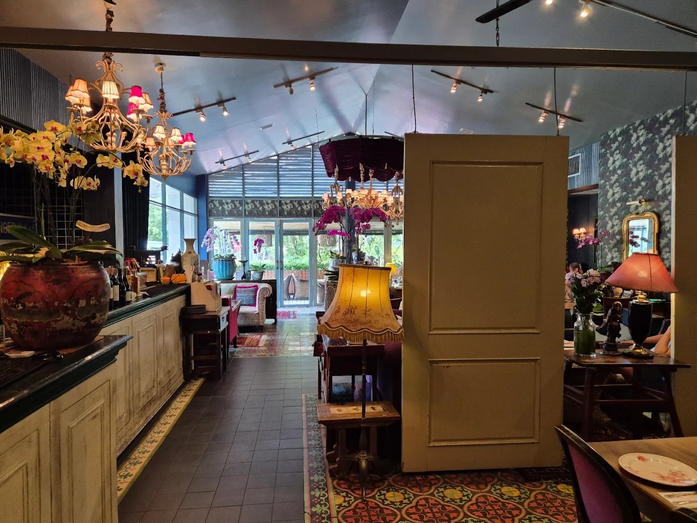 清迈 The House by Ginger：古城区的华丽复古艺术殿堂