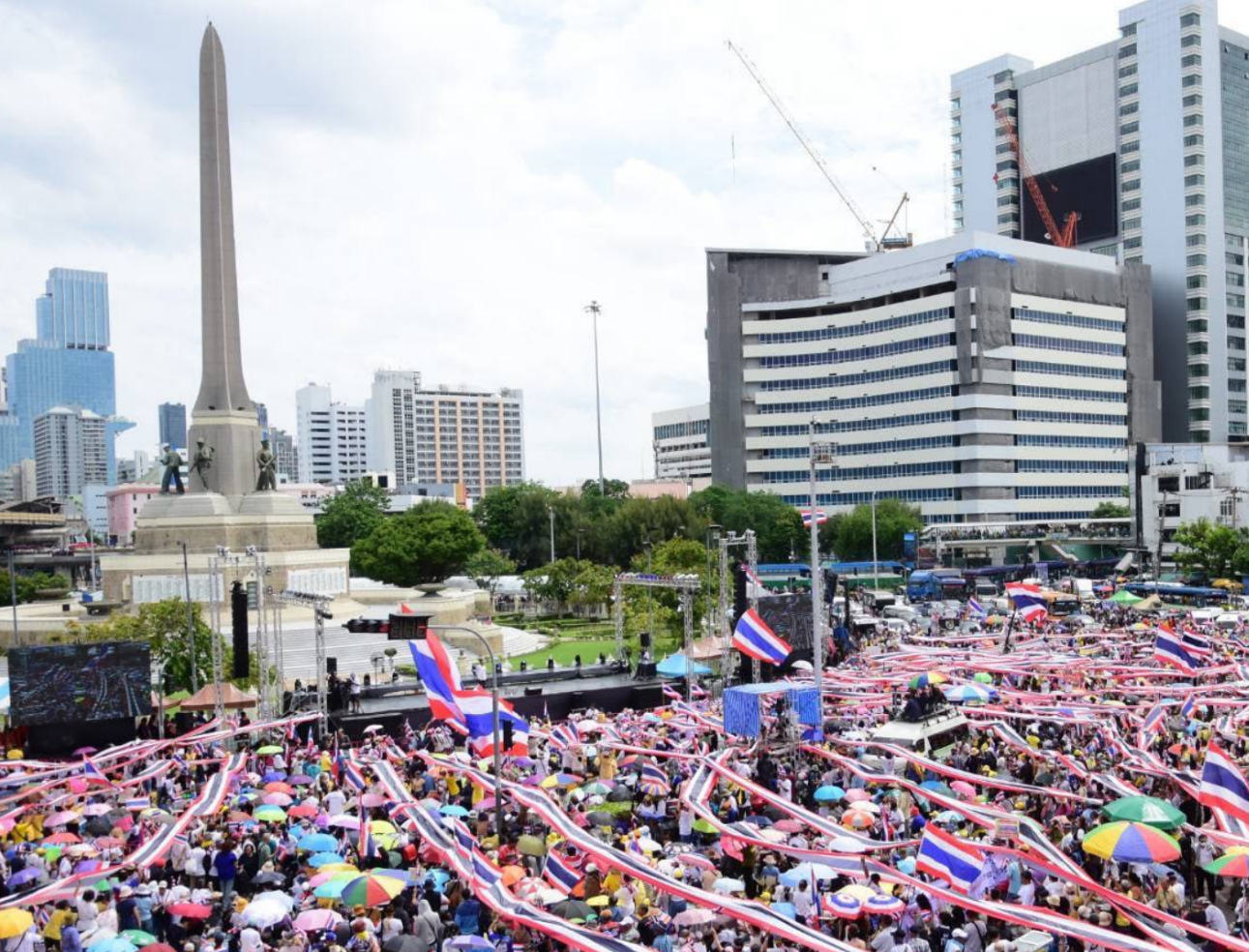 政坛震荡！曼谷5千人集会 “捅了马蜂窝” 佩通坦遭跨派别”逼宫”