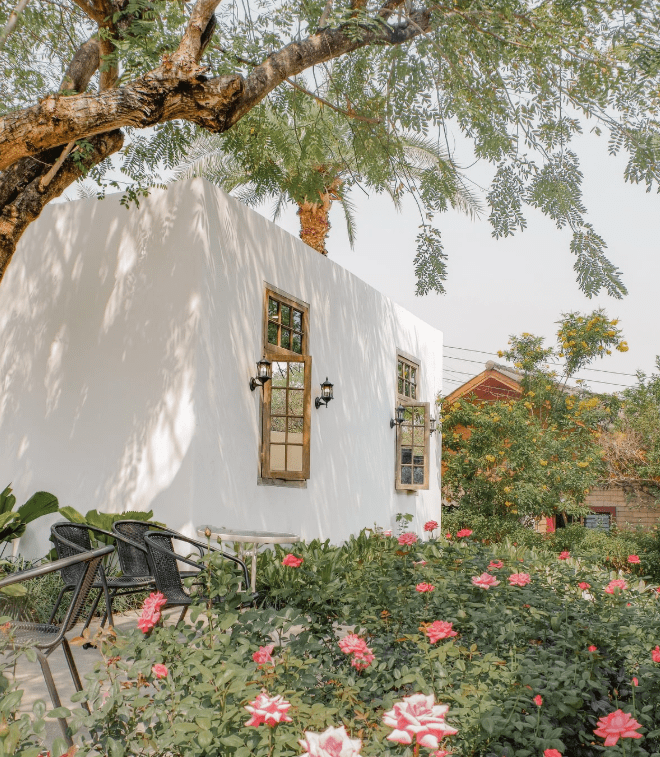 Fleur Cafe & Eatery：清迈的玫瑰花园仙境