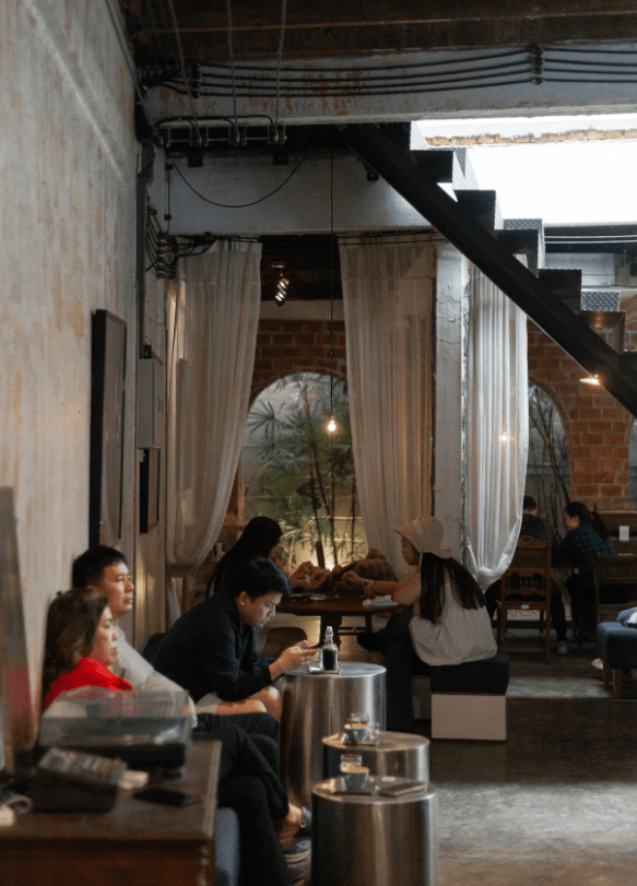 GRAPH Contemporary：清迈艺术画廊与创意咖啡的完美融合