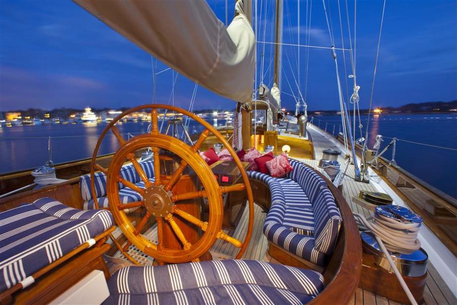 Lee's boat shop, rockland, maine, usa. Sailing Yacht Whitehawk O Lie Neilsen Yacht Harbour