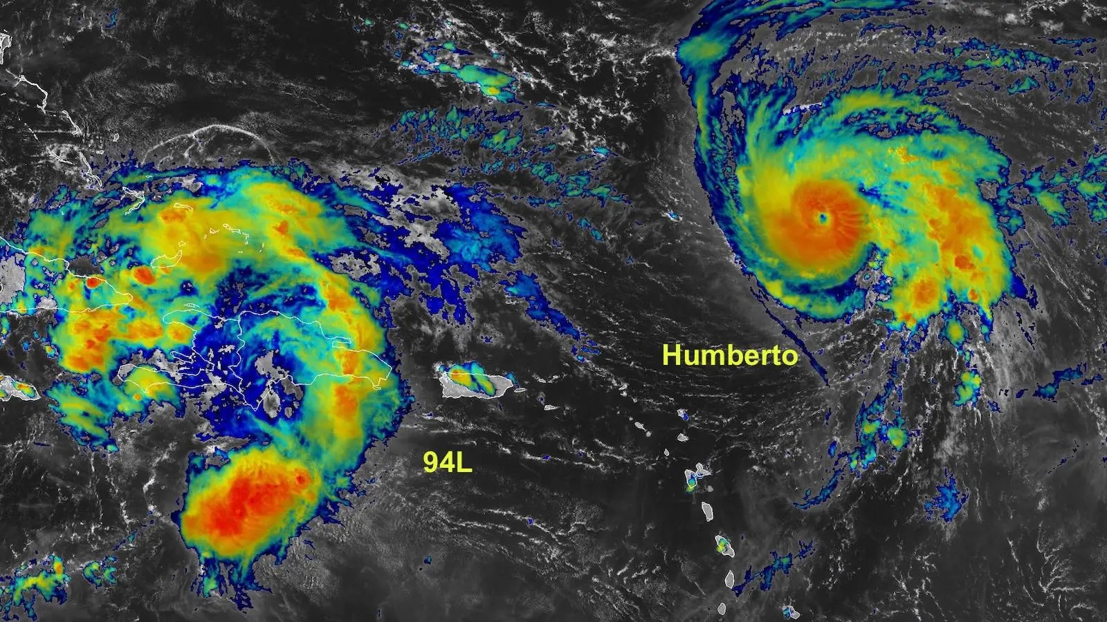 Una imagen satelital del Caribe y los dos sistemas que están desarrollando