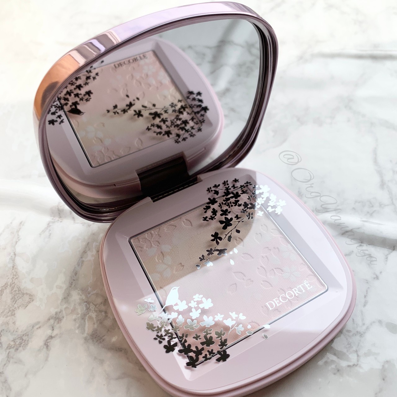 今年の春メイクはコスメデコルテの桜カラー限定コスメで決まり