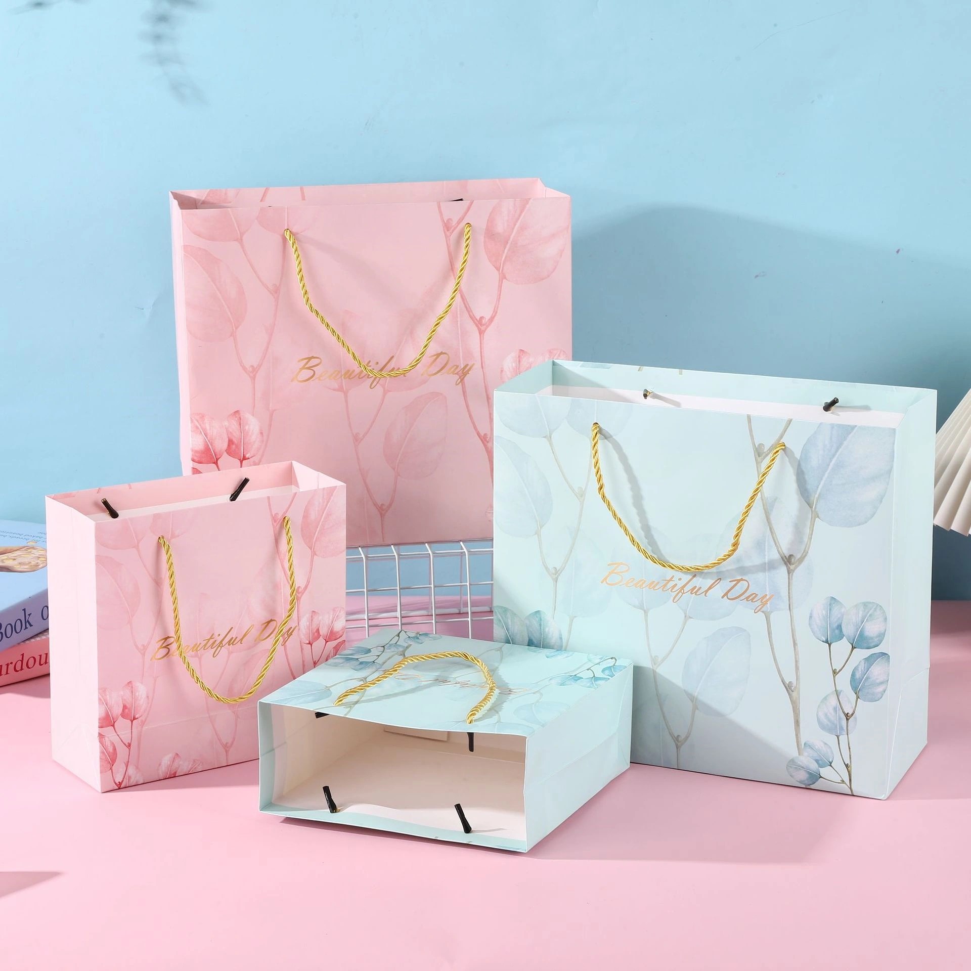 In Stock Creative Gift Packaging Paper Bags