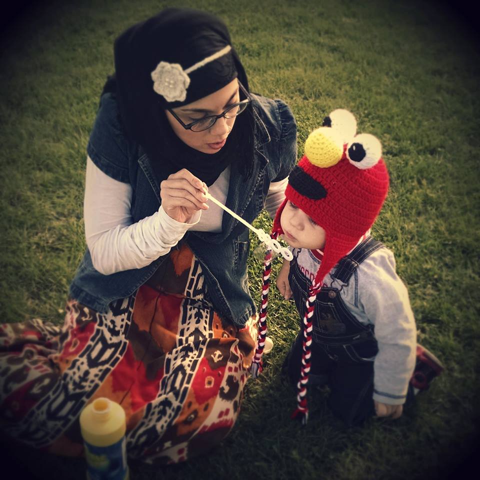 Crochet Tutorial: Elmo Hat - YARNutopia 