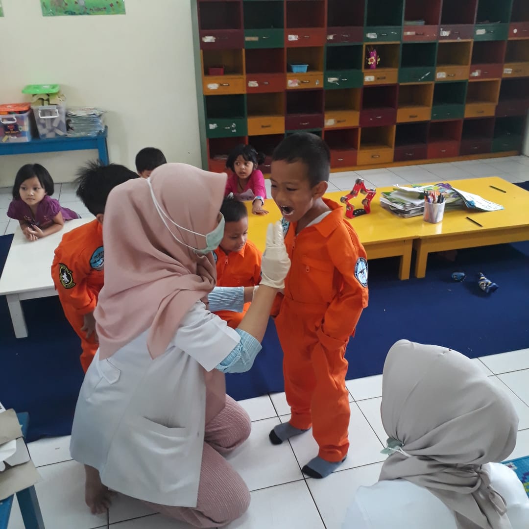 Kesimpulannya adalah pengetahuan tentang kesehatan gigi . Pemeriksaan Gigi Anak Yasarini