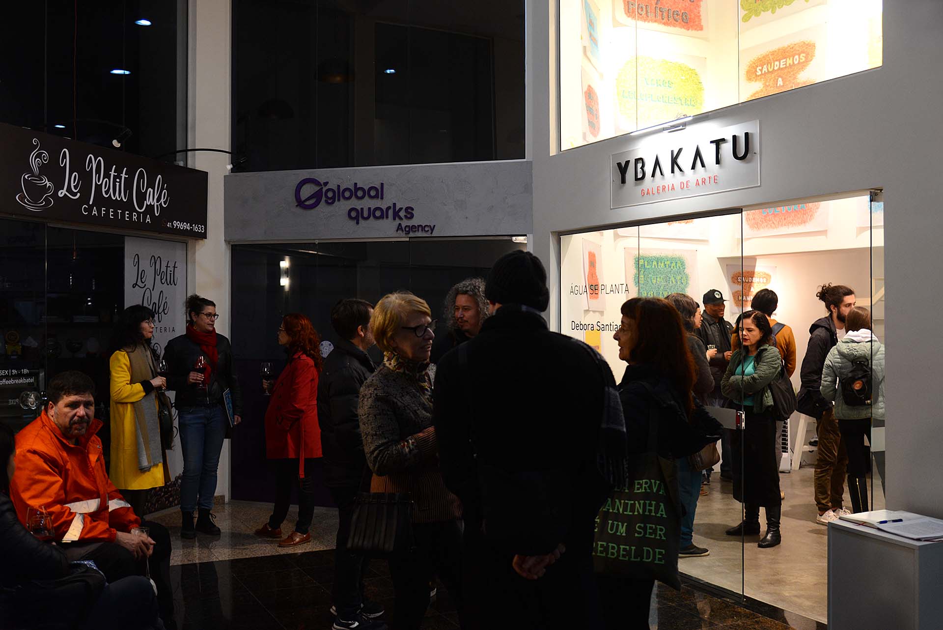 Abertura da exposição "Água se planta", de Debora Santiago.