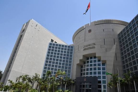 الإمارات ترد على البيان السعودي وتوضح ملابسات شحنة الأسلحة المستهدفة في ميناء المكلا الإمارات ترد على البيان السعودي وتوضح ملابسات شحنة الأسلحة المستهدفة في ميناء المكلا