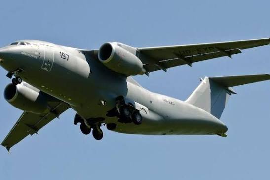 طائرة عسكرية سعودية تهبط في مطار عدن طائرة عسكرية سعودية تهبط في مطار عدن