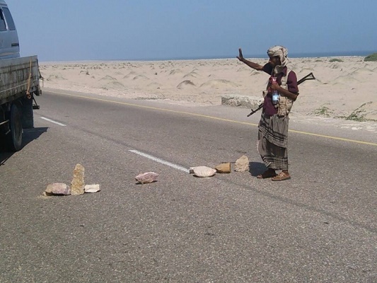 أبين.. إصابة جنديين في اشتباك بين حملة أمنية ومسلحين في أحور