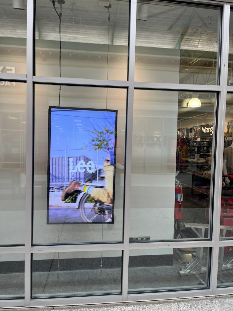 double sided screen