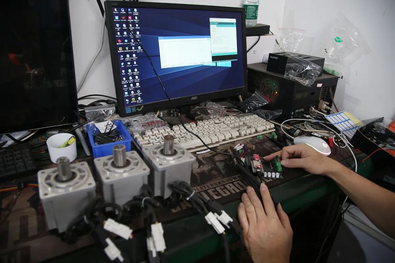 Yhy Proprietary Motion Control System - Download Premium Mountain Background | 8K