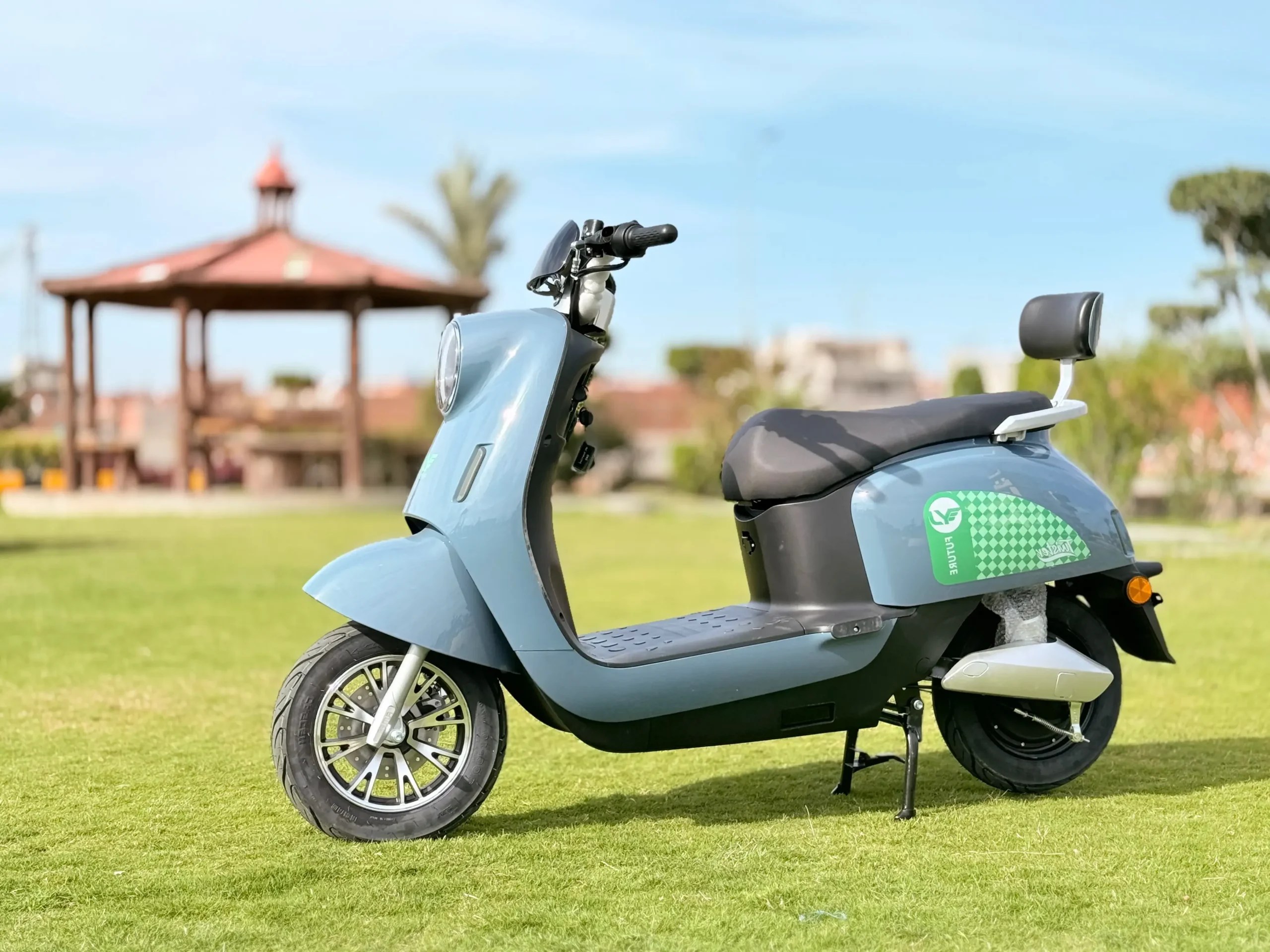 YJ Future electric scooter