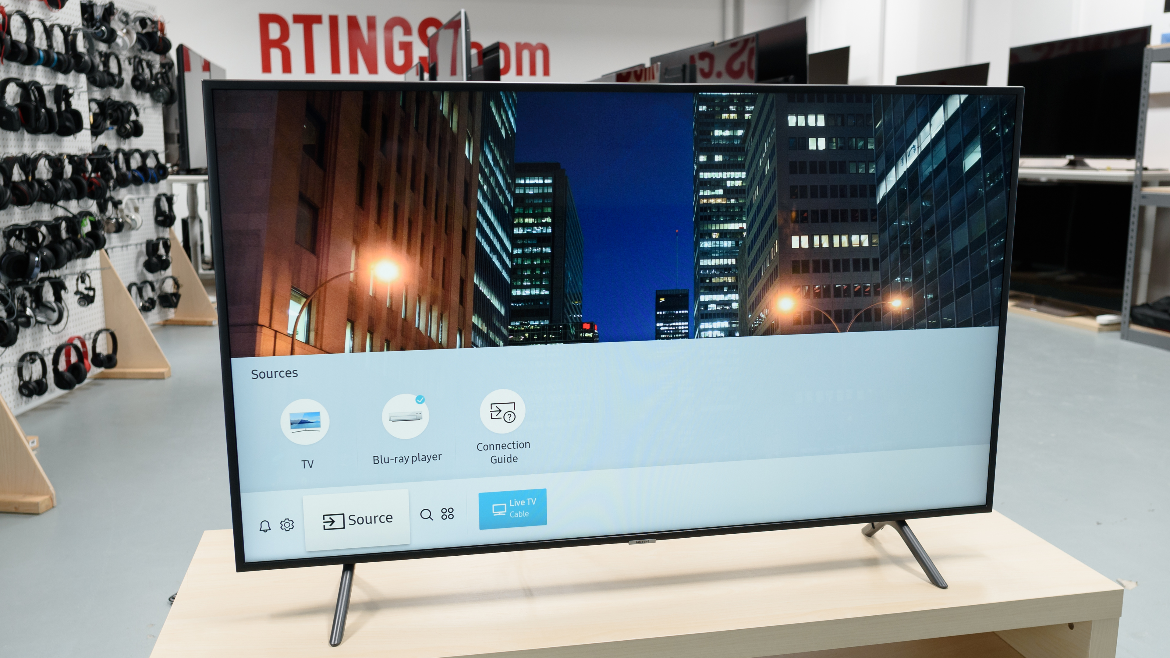Wir vergleichen für euch die besten 4k uhd lcd tvs • sony xg9505 vs samsung q80r! TV 4K Samsung NU7100: Vea especificaciones y precios del