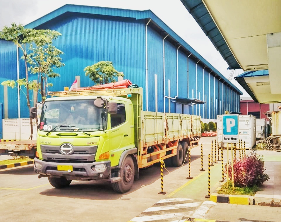 Tips Memilih Jasa Angkut Barang Berat Truk Kargo Fuso CDD Medium Terdekat Yosua Logistik