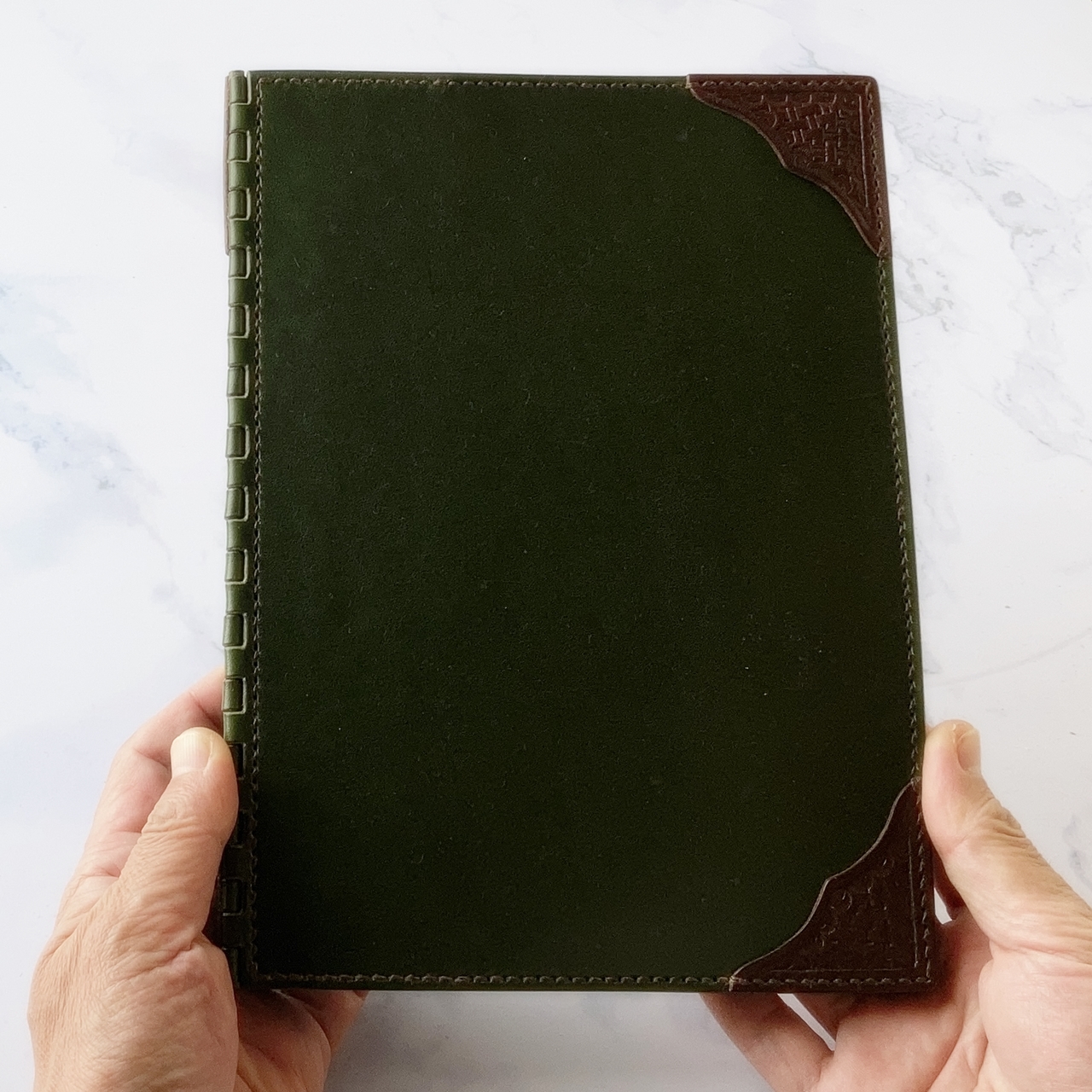 完成したオーダーメイドのＡ５バインダーです