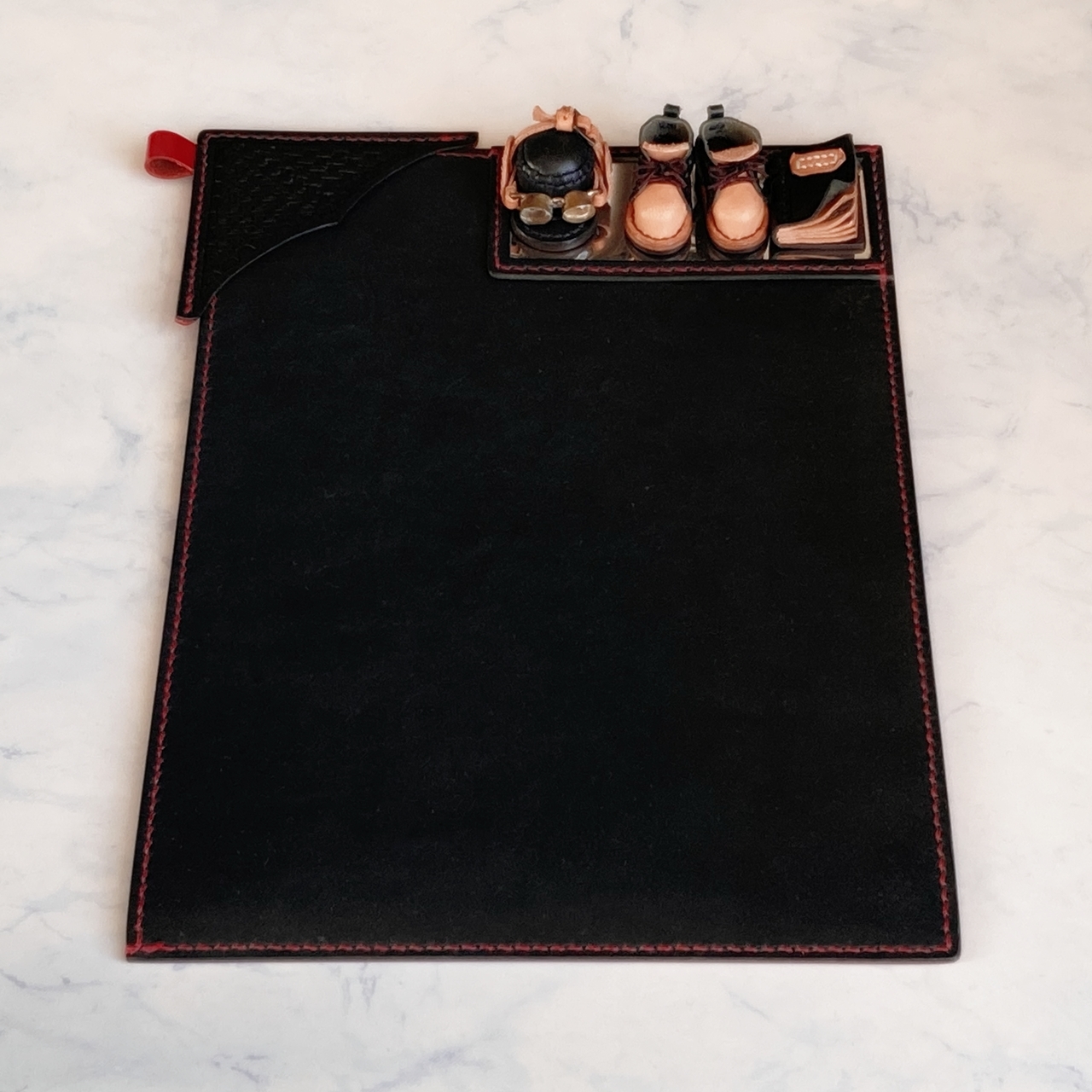 完成したオーダーメイドレザーファイル