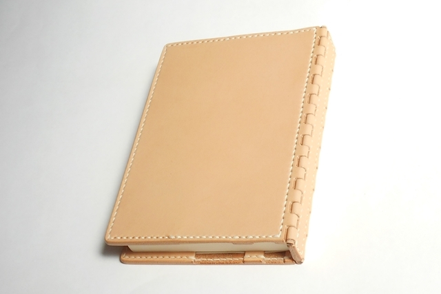 蝶番のレザーブックカバー Natural 1