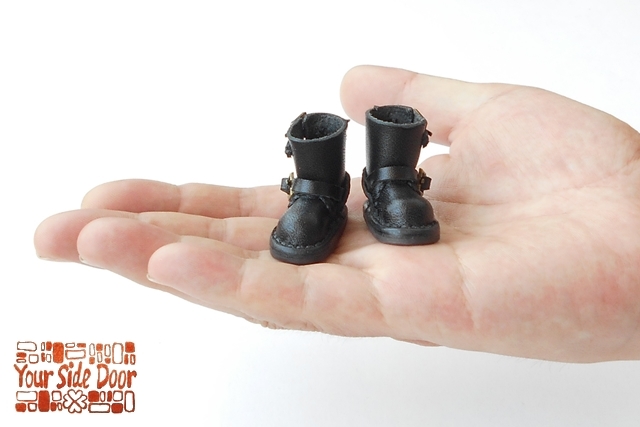 “謎の黒づくめのぷちエンジニアブーツ” 2