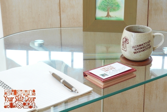 レザー蝶番の名刺入れ Red × Natural 2