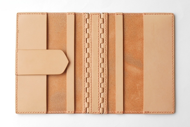 蝶番のレザーブックカバー 黄丹（おうに） 3