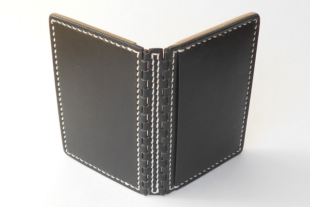 レザー蝶番の名刺入れ Black × Natural 3
