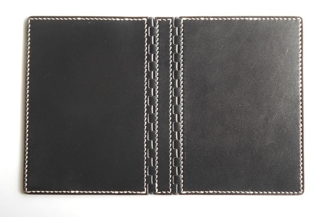蝶番のレザーブックカバー Black 4