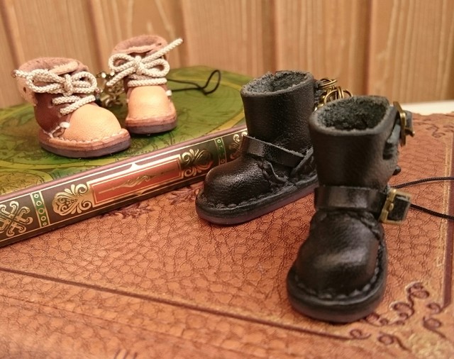 Hide？ Hide and Seek？4