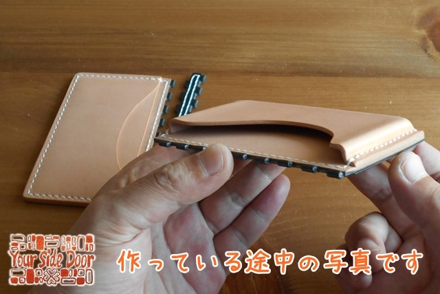 レザー蝶番の名刺入れ Navy × Natural 5