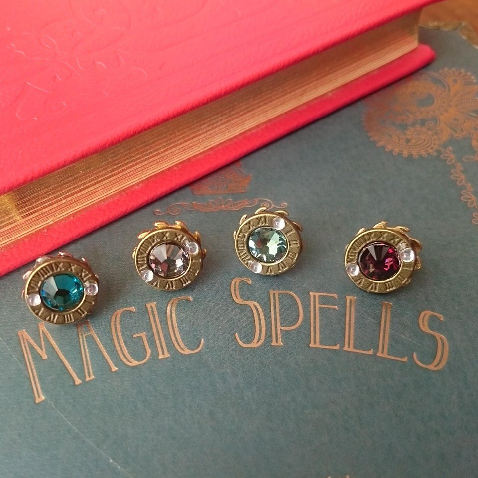 アクセサリーを手作りしてみよう