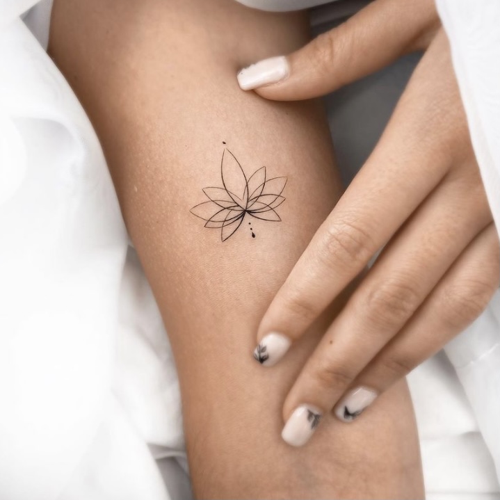 Tiny design is usual for the first tattoo. 40 Cute Small Tattoos For Women You Ll Wanna Get Immediately Your Classy Look