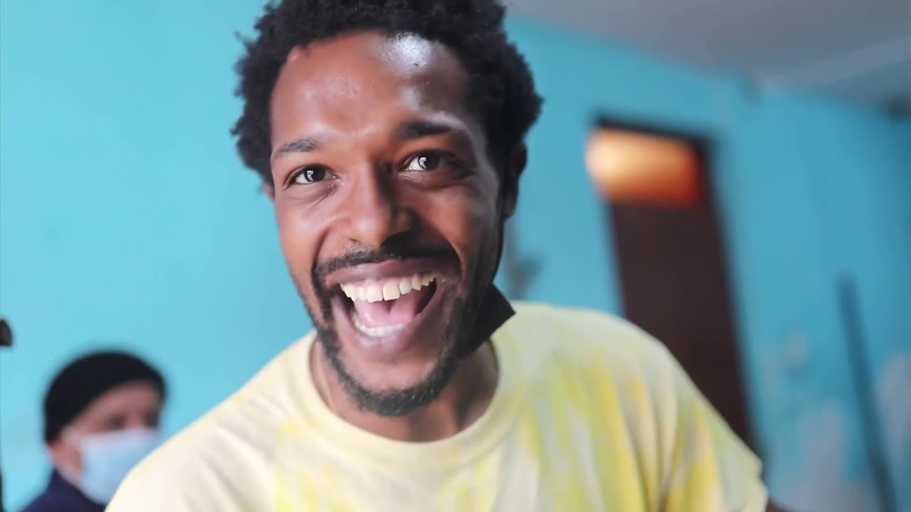 #HappyEverywhere: Brandon Be Happy Fighting Peruvian Mike Tyson Over Chicken in Peru?!