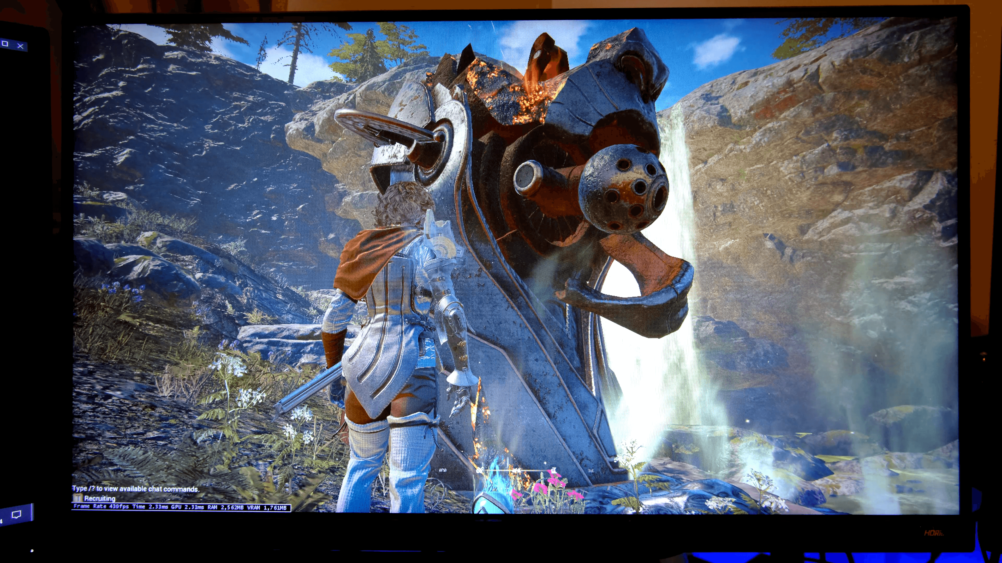 Low - Statue (Camera)