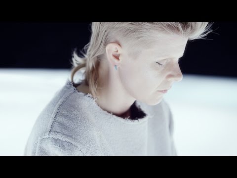 R&ouml;yksopp & Robyn "Monument" (Music Video)
