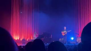 Glen Hansard performing Falling Slowly