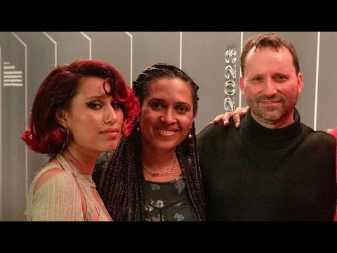 Who is singer Raye family? Her parents and 3 sisters