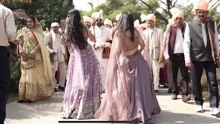 Groom&rsquo;s sisters dance on the wedding day | Chhote chhote bhaiyon ke bade bhaiya