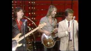 Dick Clark Interviews Player - American Bandstand 1982
