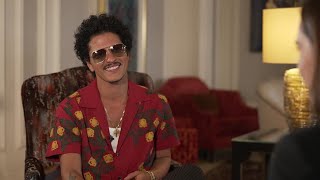 Bruno Mars conta ao Fant&aacute;stico apelido que ganhou no Brasil e pr&oacute;ximos shows no pa&iacute;s