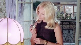 Charles Aznavour &ndash; Que c'est triste Venise &ndash; Love Me Strangely (1971) Virna Lisi & Helmut Berger BSO