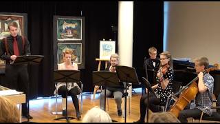 Nemendur leika tónlist Sigfúsar Halldórssonar í eigin útsetningu.