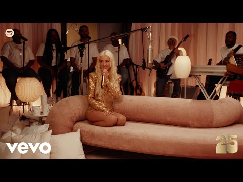 Christina Aguilera - I Turn to You (Live - Spotify Anniversaries Version)